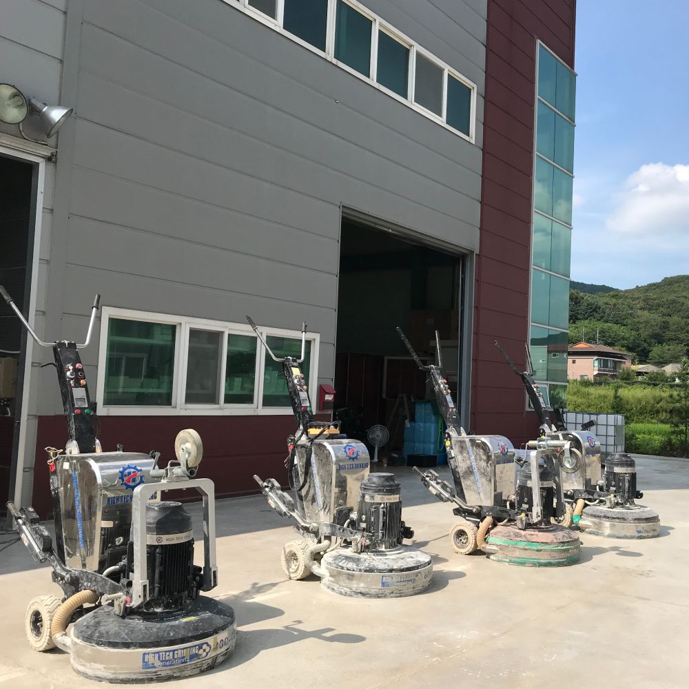 Xingyi team hold a floor grinding machines seminar in South Korea