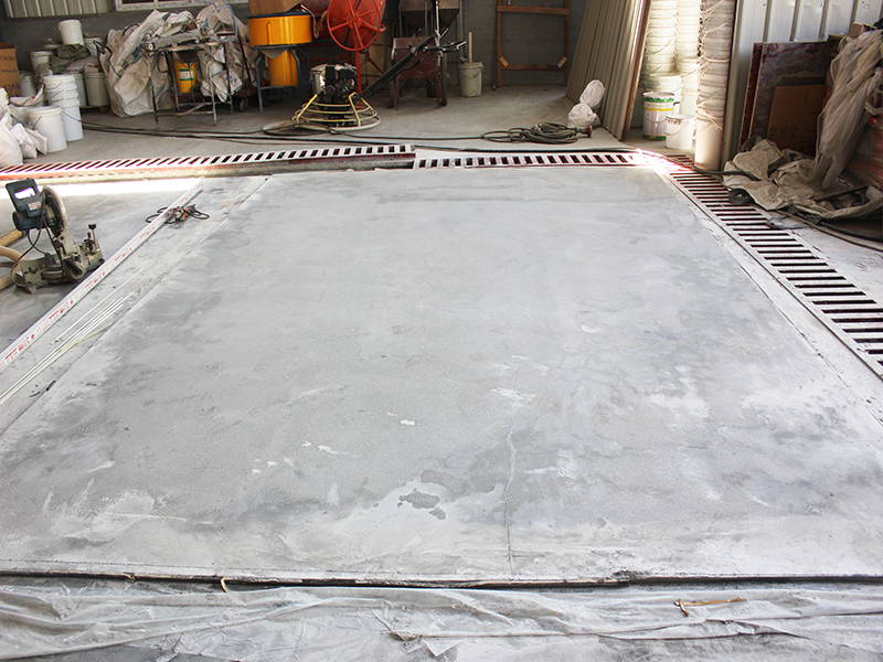 Tank stone floor system 