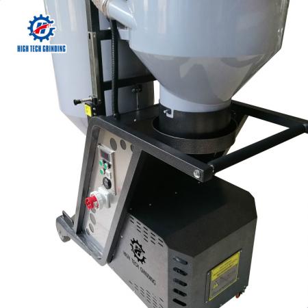 Automatic industrial vacuum cleaner